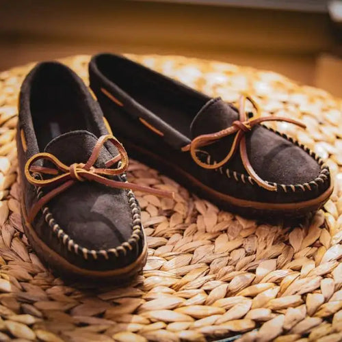 Minnetonka Women's Tie Tread - Charcoal