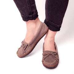 Minnetonka Kilty Tread Women's Moccasin - Gray