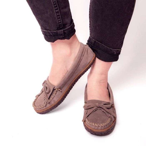 Minnetonka Kilty Tread Women's Moccasin - Gray