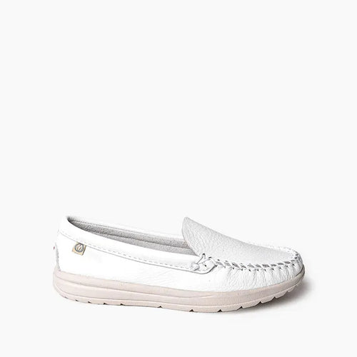 Minnetonka Women's Discover Deerskin - White