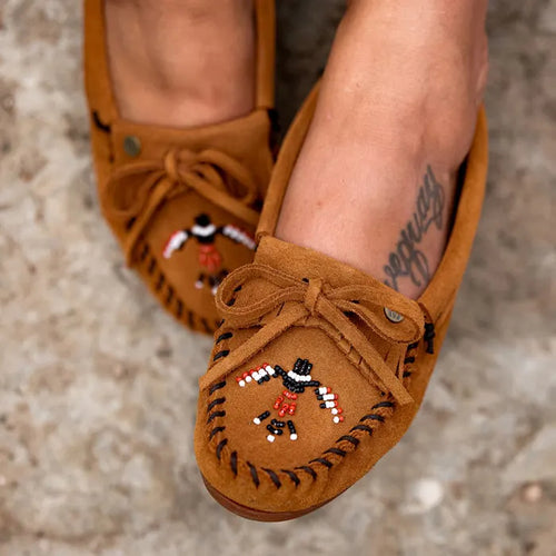 Minnetonka Women's Animikii Hardsole - Brown