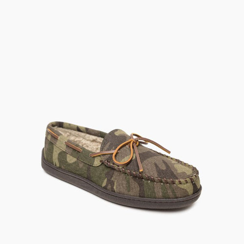 Minnetonka Pile Lined Hardsole Moccasin - Camo