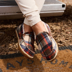 Minnetonka Tempe Moccasin - Brown Autumn Plaid