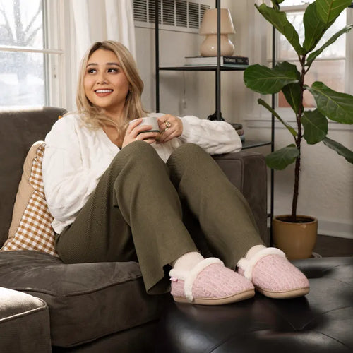 Minnetonka Dina Slipper - Dusty Pink