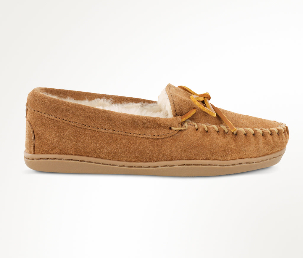 Minnetonka Sheepskin Hardsole Slipper Tan