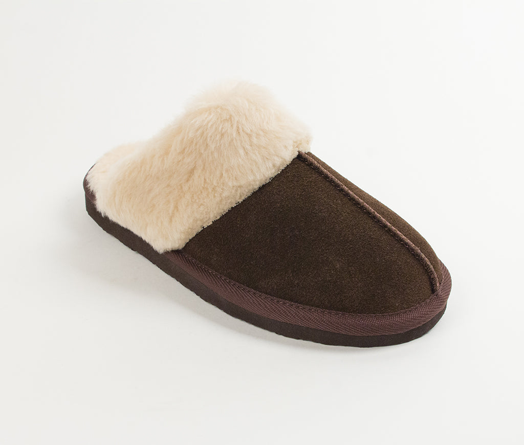 Minnetonka Chesney Slipper Chocolate – The Covered Bridge and